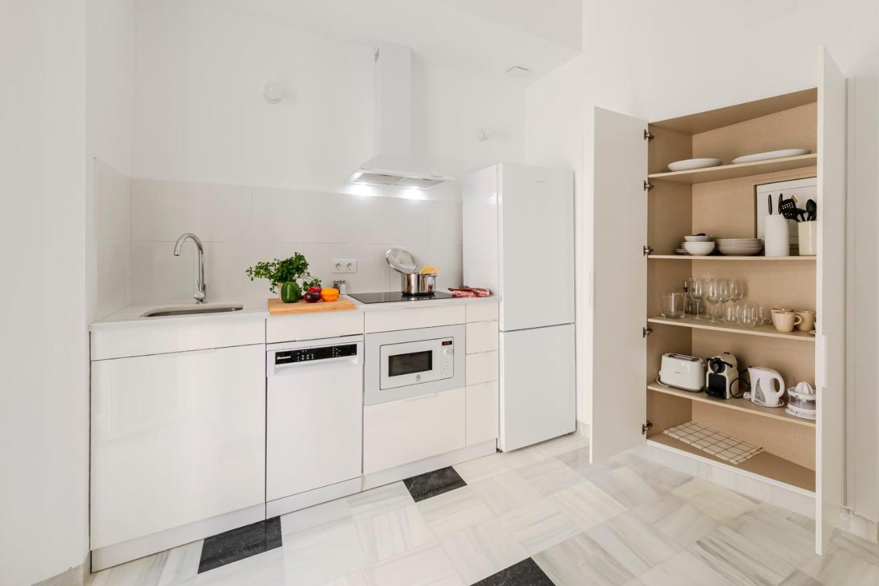 Aurora Terrace Apartments Севілья Екстер'єр фото