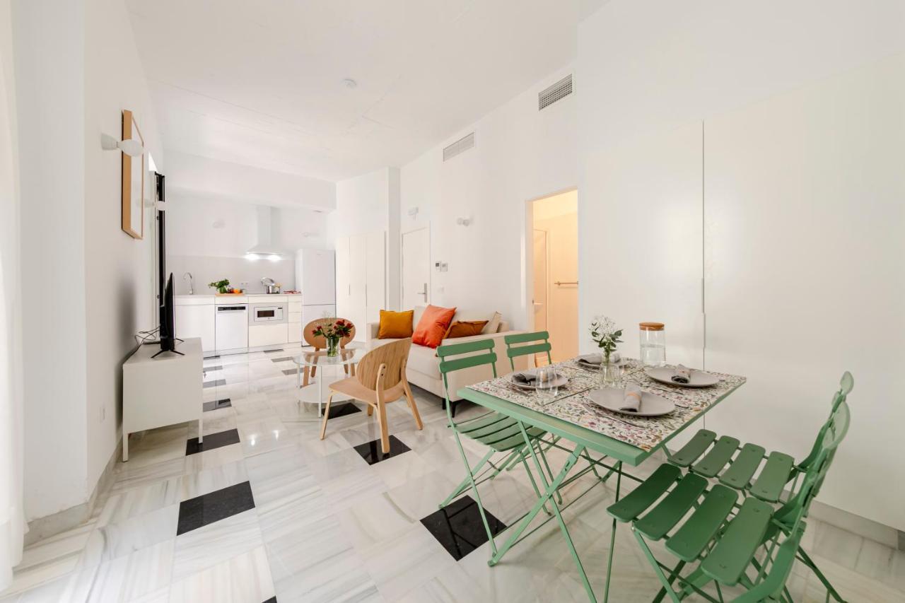 Aurora Terrace Apartments Севілья Екстер'єр фото
