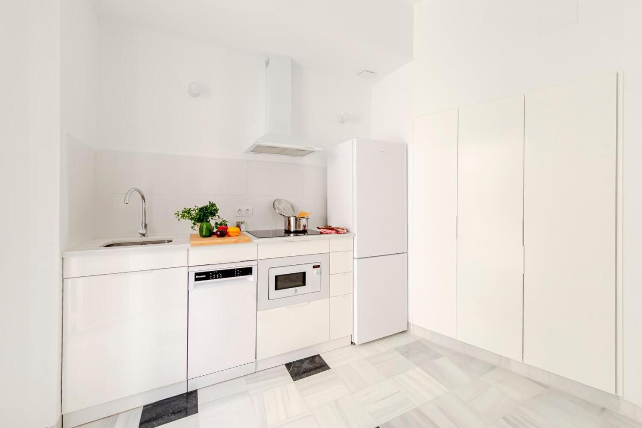 Aurora Terrace Apartments Севілья Екстер'єр фото