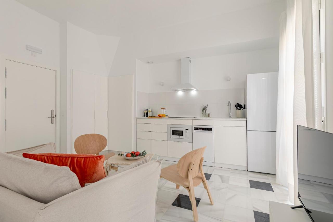 Aurora Terrace Apartments Севілья Екстер'єр фото