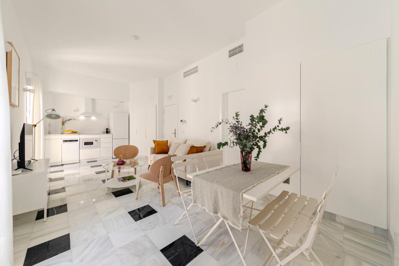 Aurora Terrace Apartments Севілья Екстер'єр фото
