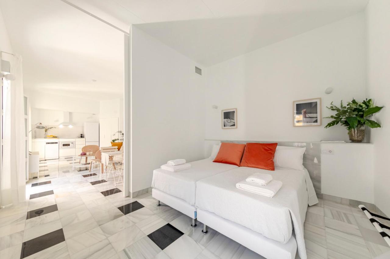 Aurora Terrace Apartments Севілья Екстер'єр фото