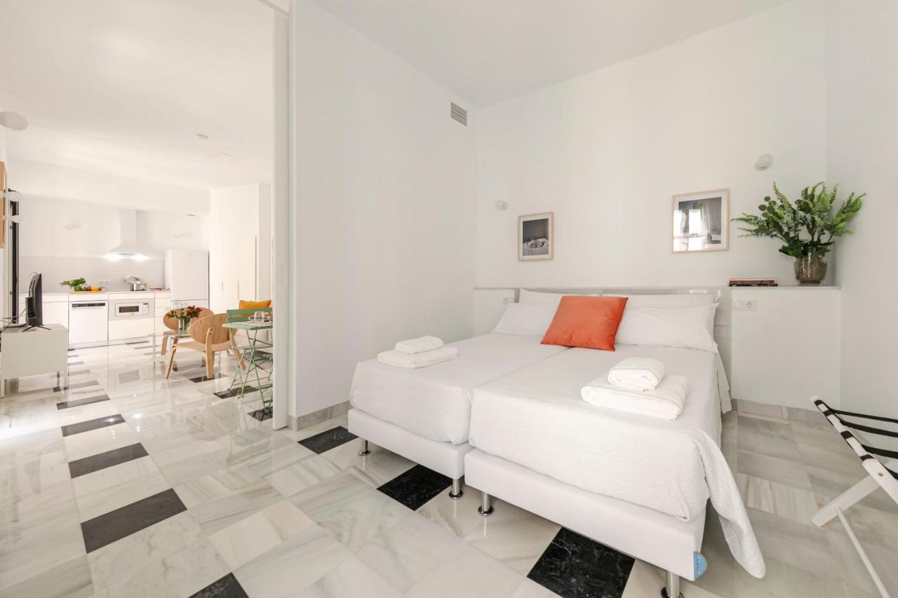 Aurora Terrace Apartments Севілья Екстер'єр фото